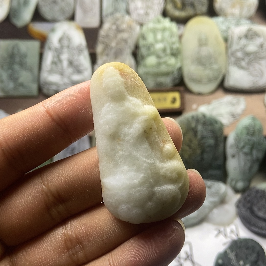 定制翡翠未镶嵌翡翠