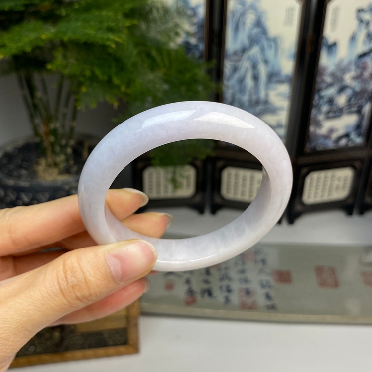 54.4紫罗兰淡紫底正圈手镯 天然翡翠A货手镯