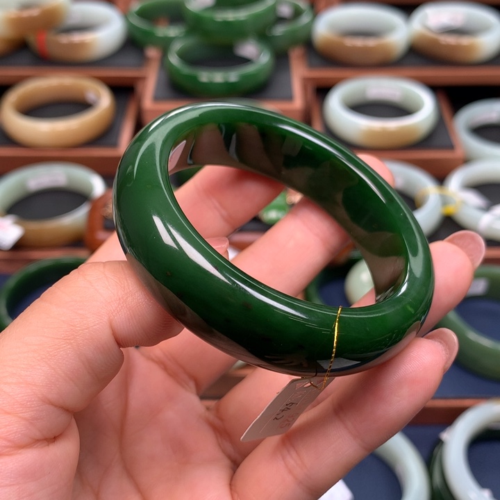 和田玉（碧玉）手镯未镶嵌