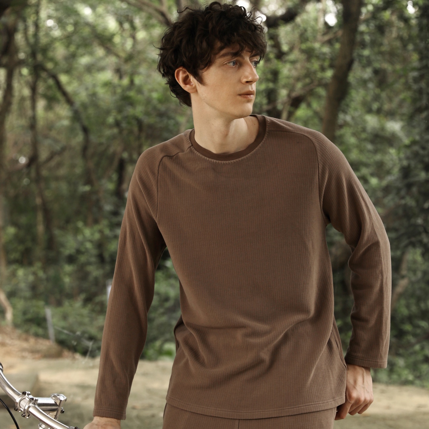 朵朵可可睡衣男简约圆领针织薄绒保暖家居服套DM252CZ432