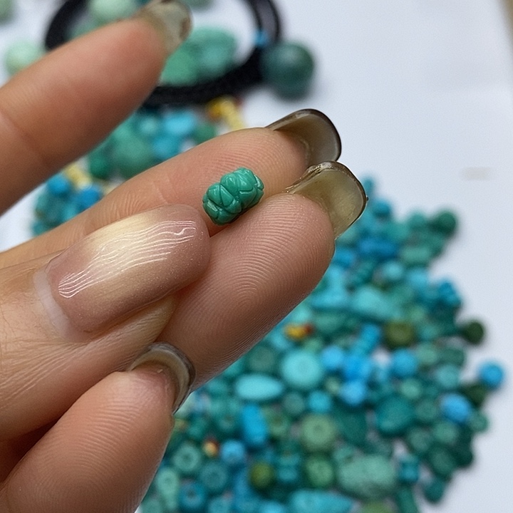 绿松石未镶嵌珠宝奇石