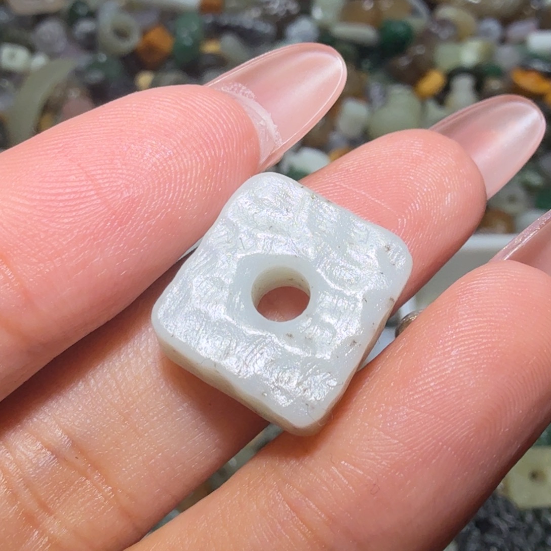 和田玉未镶嵌珠宝半成品