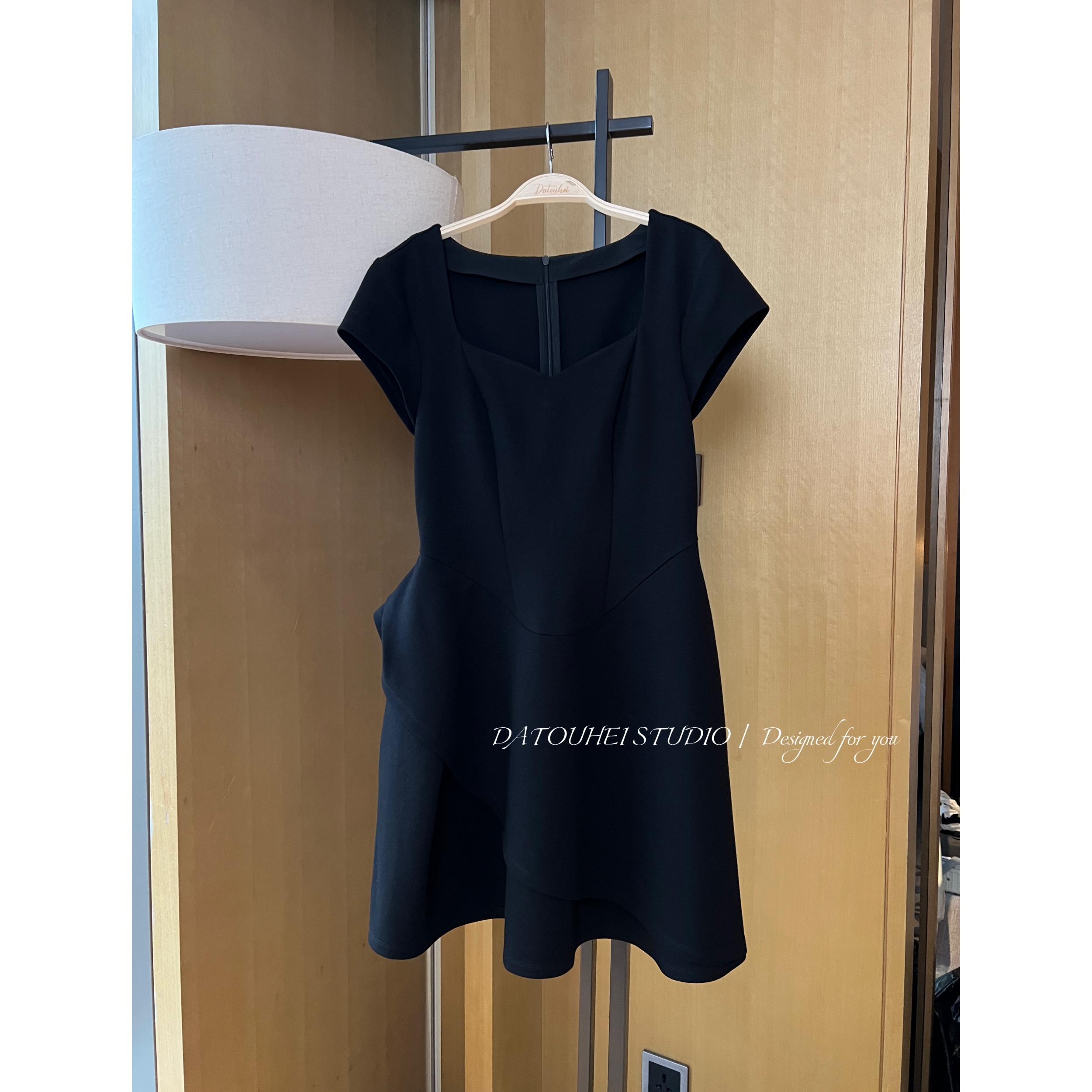 大头黑STUDIO【得偿所愿】2025女夏不规则花苞连衣裙D225Q05020