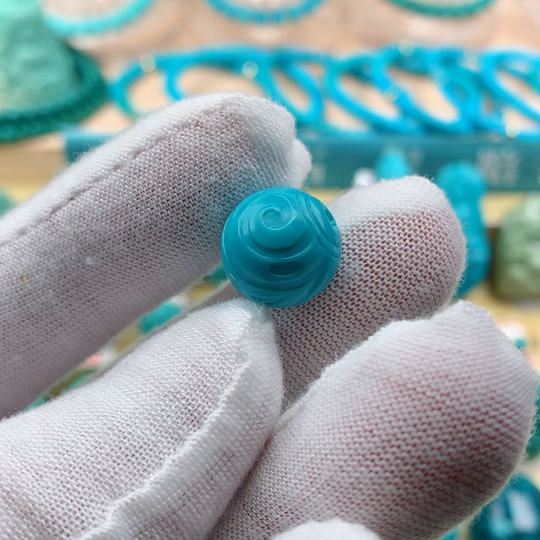 绿松石颈饰未镶嵌