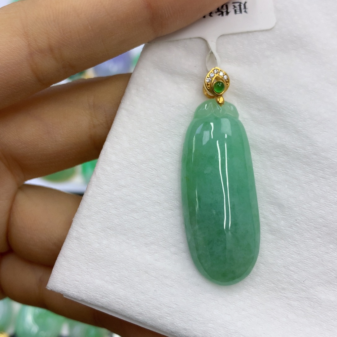 翡翠未镶嵌颈饰翡翠