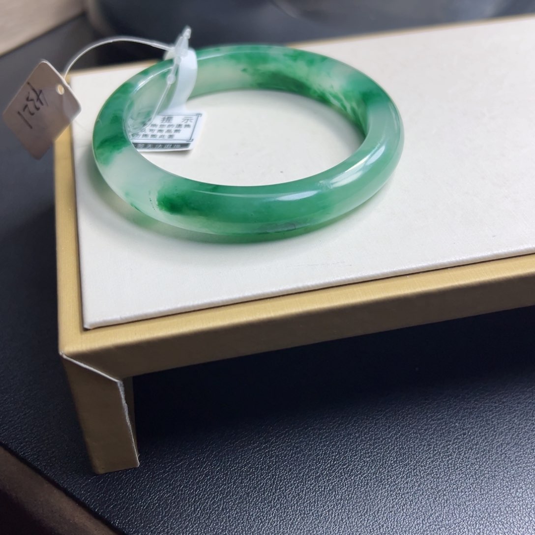 石英质玉手镯未镶嵌重****教