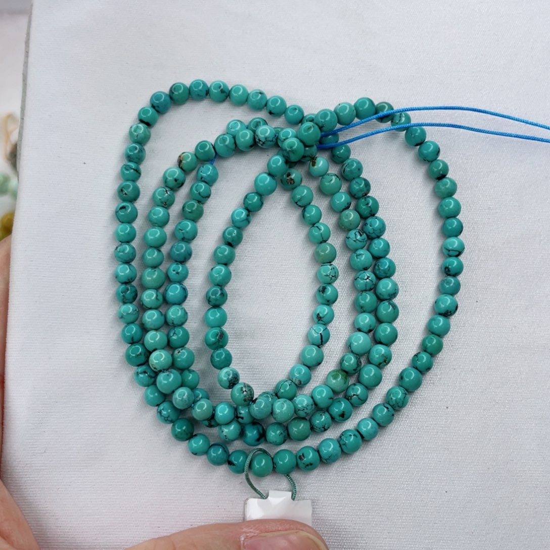 绿松石颈饰未镶嵌