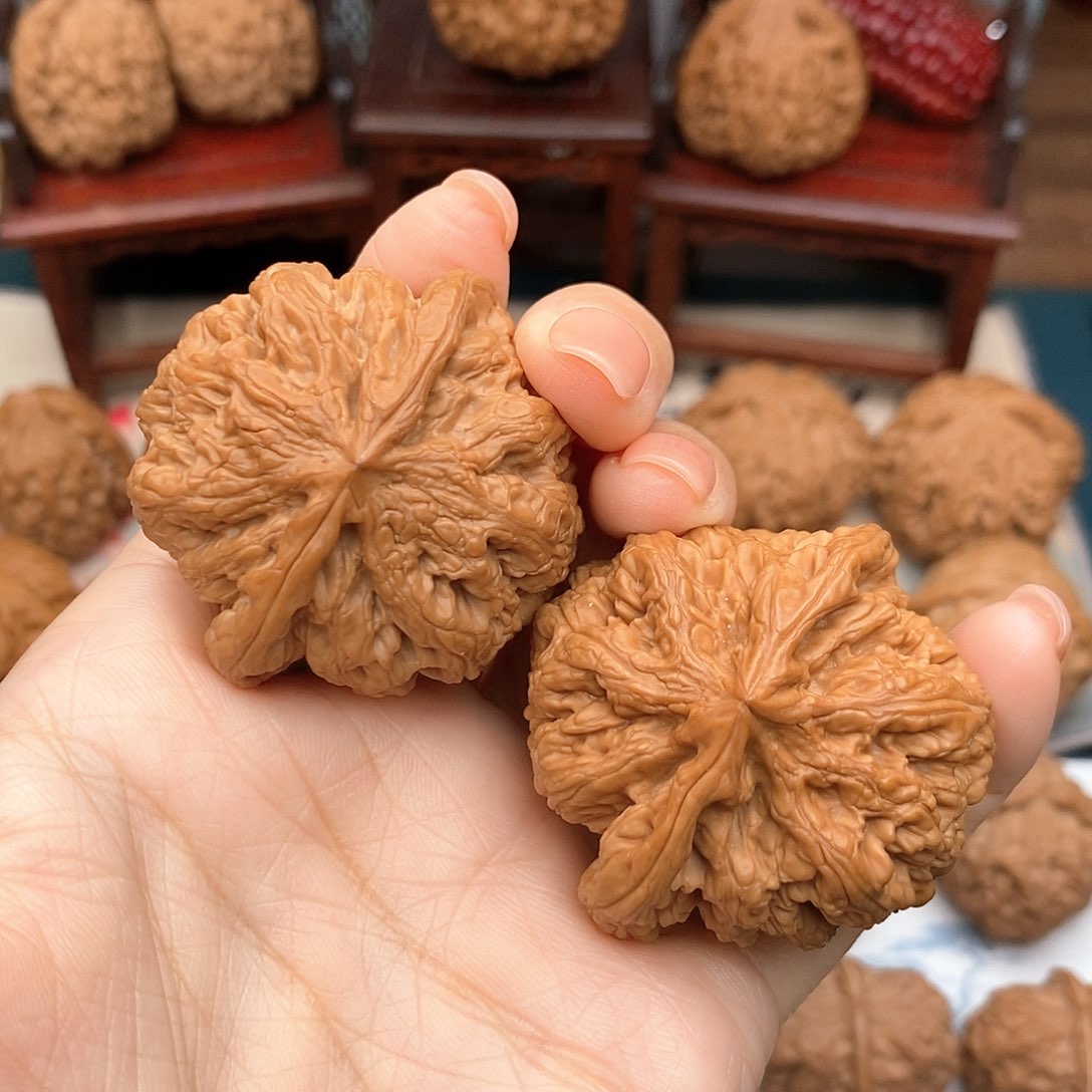 文玩核桃把件粗筋44