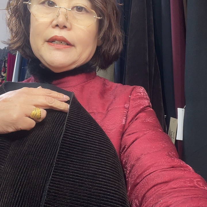 咖加绒条绒1.1米面料