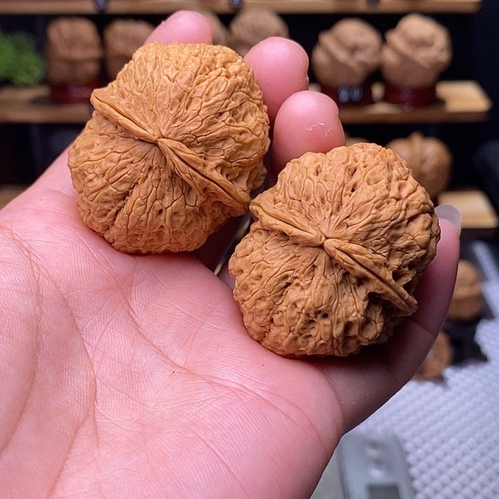 文玩核桃吊坠福虎元宝8