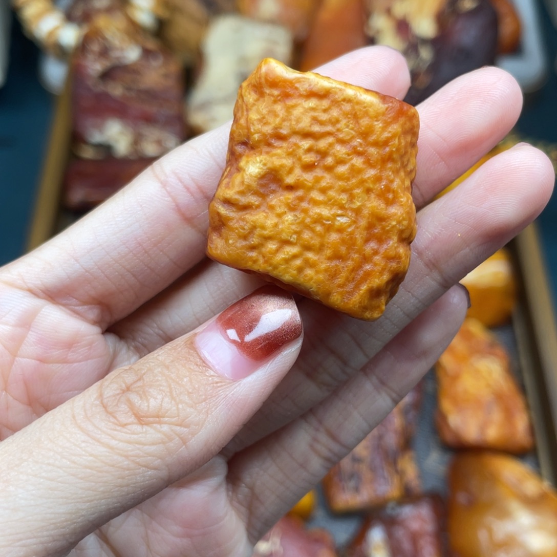 琥珀未镶嵌珠宝奇石