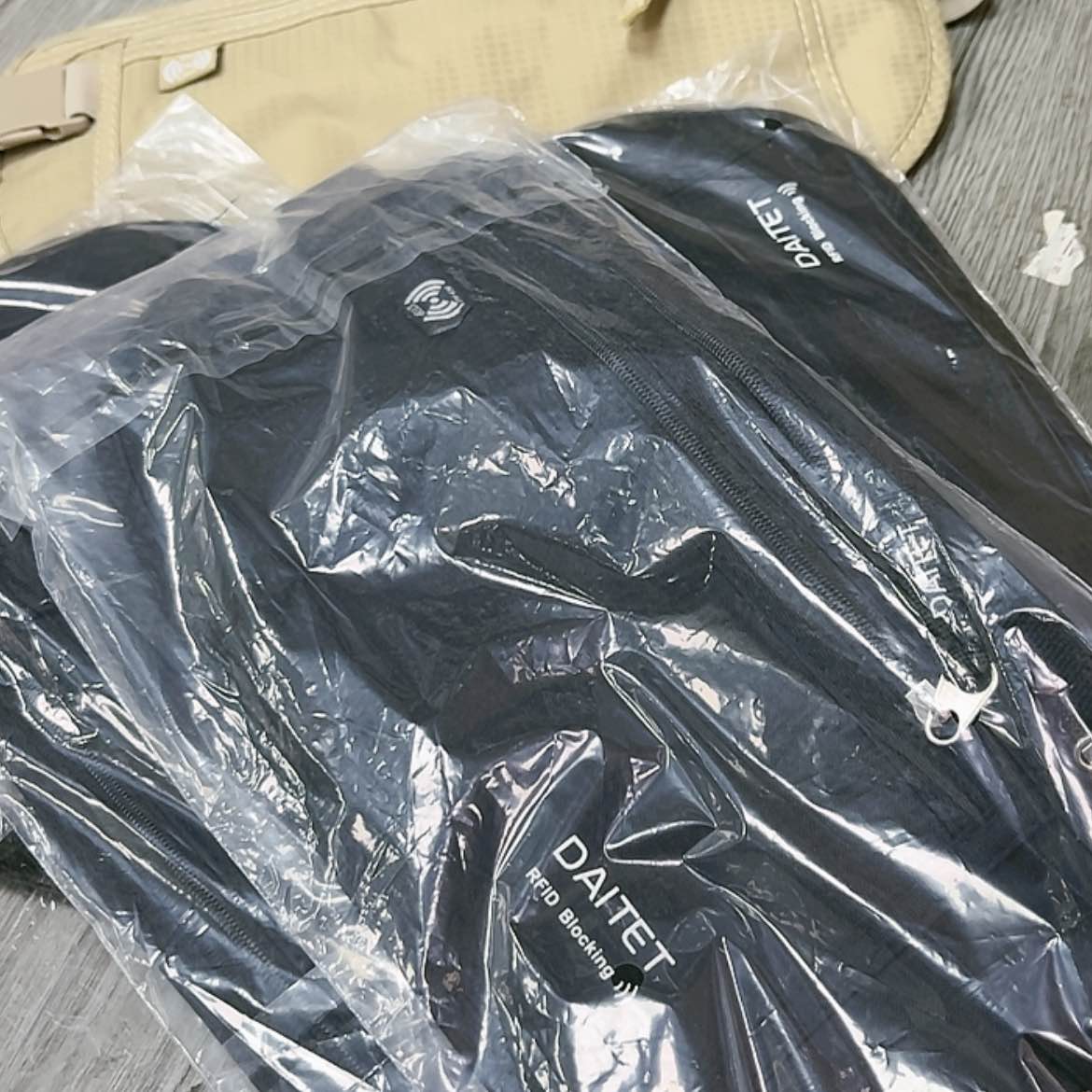 【闪购商品】95新黑色