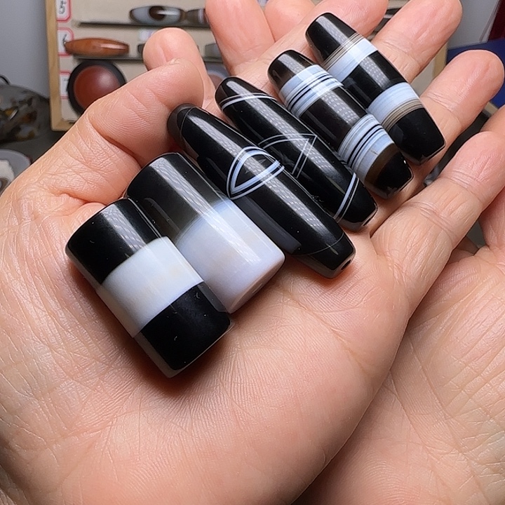 沈***司玛瑙/玉髓合金颈饰