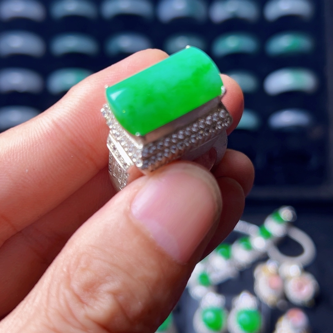 定制翡翠未镶嵌蛋面