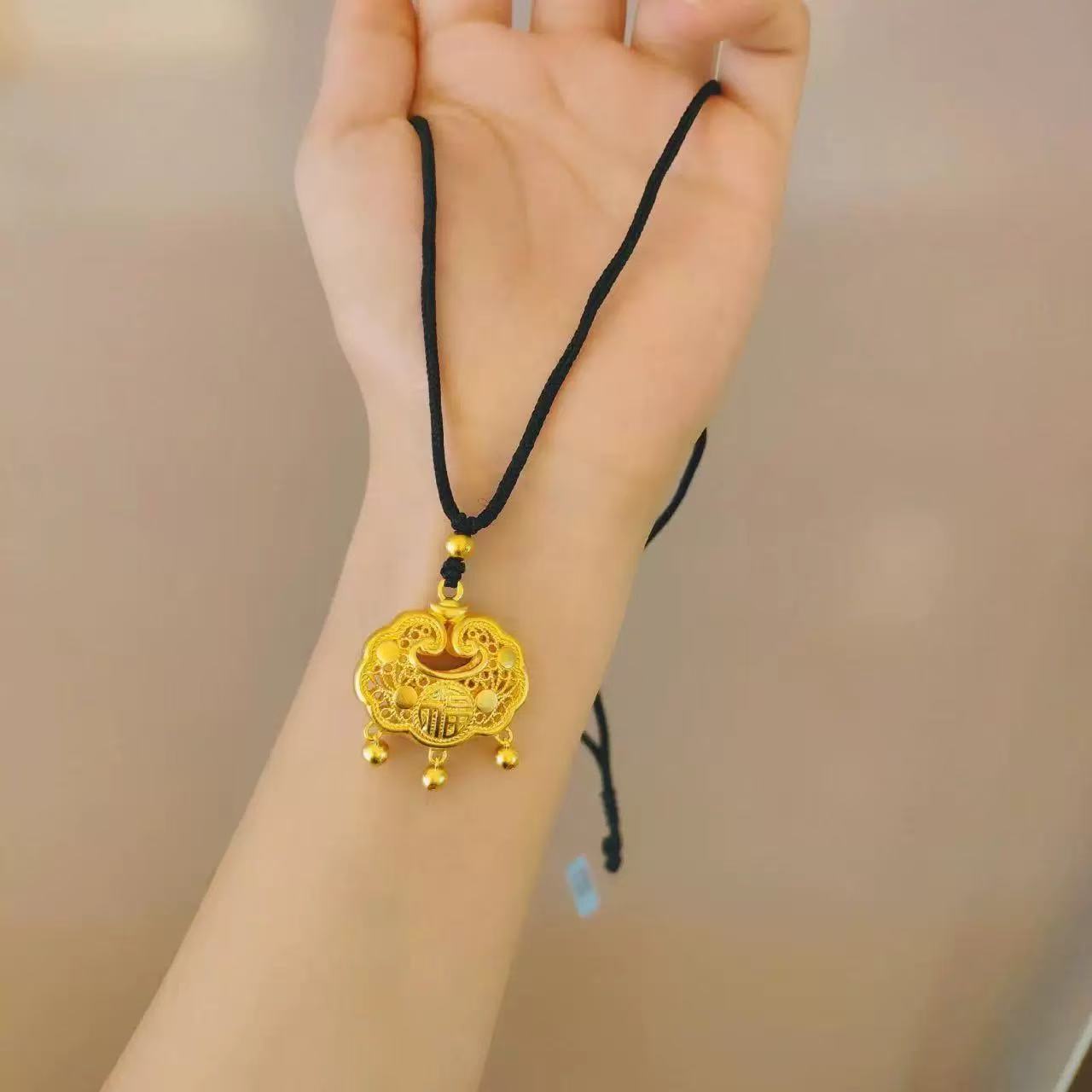 18K  【ping】【an】【锁】（赠黑绳）
