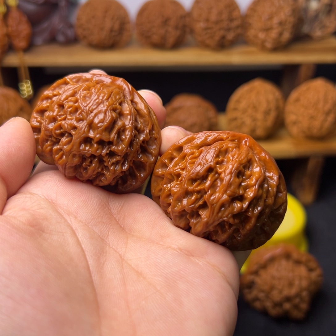 阿***秋桃核把件宫灯福利