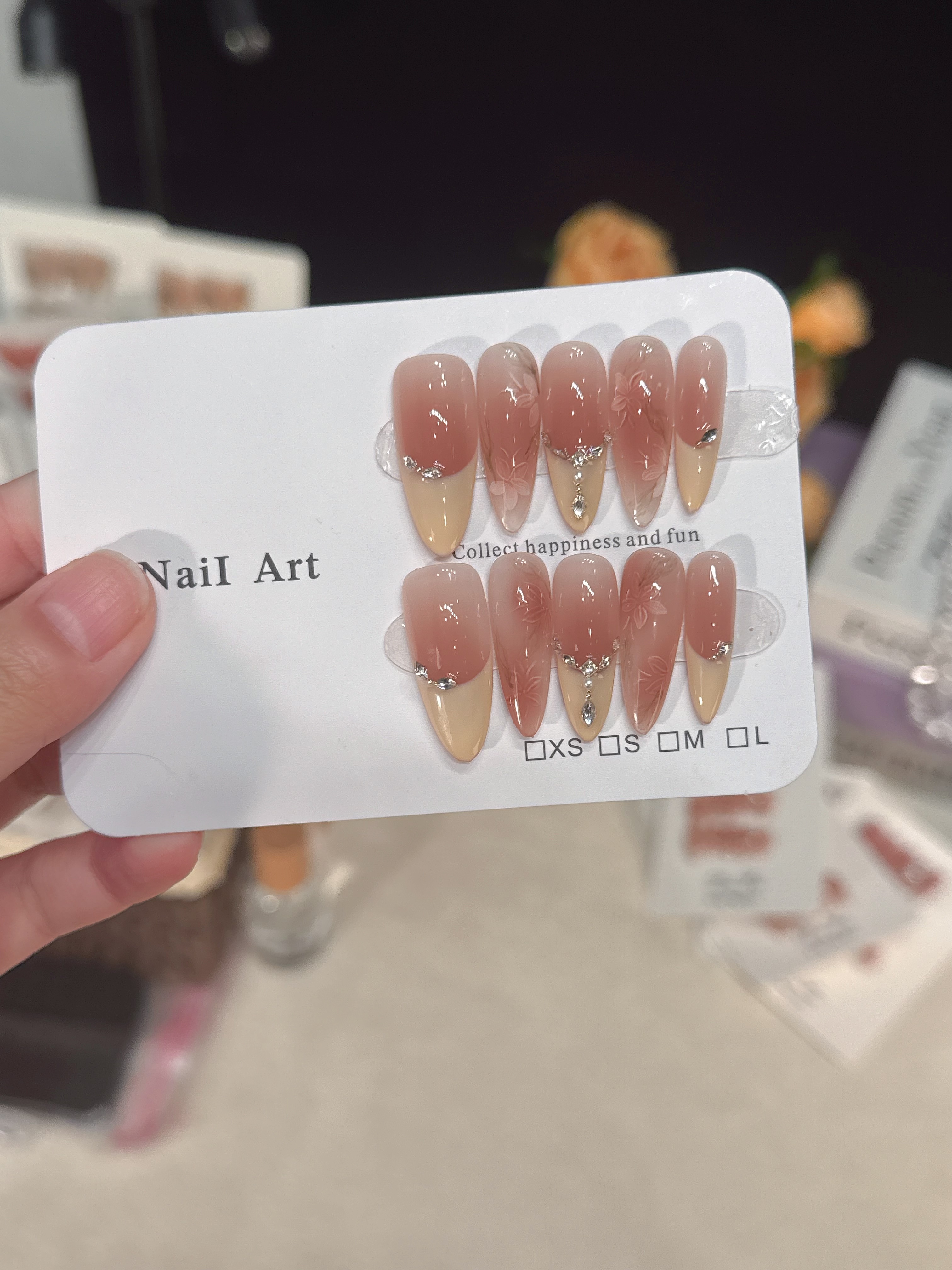 【嫩黄法式手绘】——大发手工穿戴甲