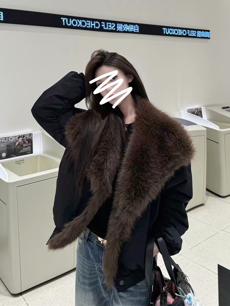 萌萌 加厚座山雕可拆毛领超厚棉服中长款派克环保皮草外套女3008