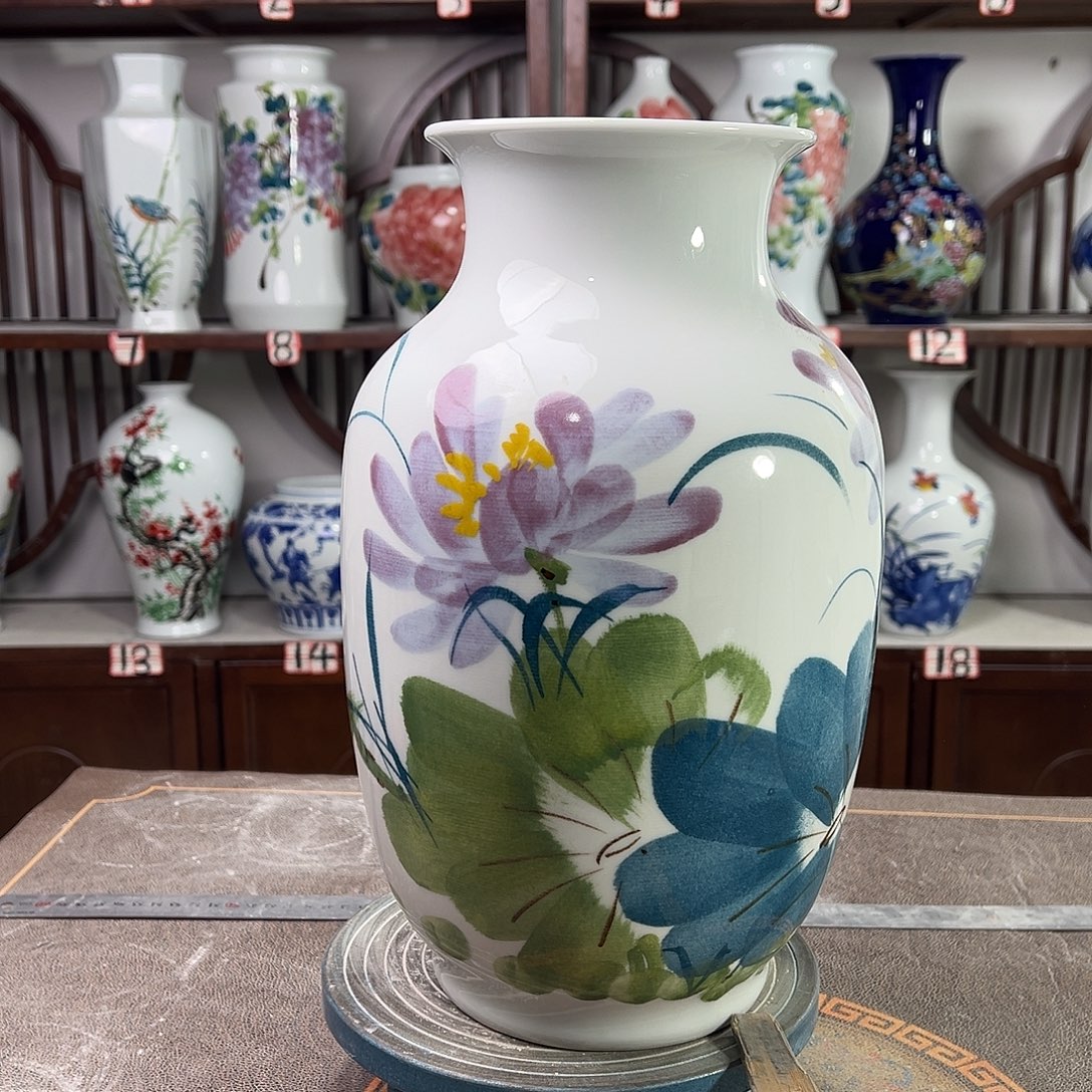 陶摆件景德镇陶瓷大冬紫荷