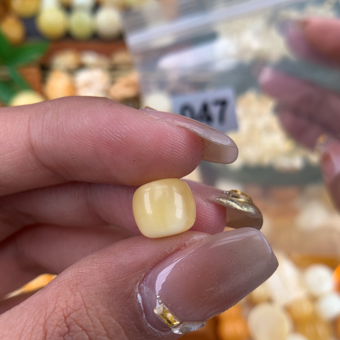 琥珀珠宝奇石未镶嵌8×9