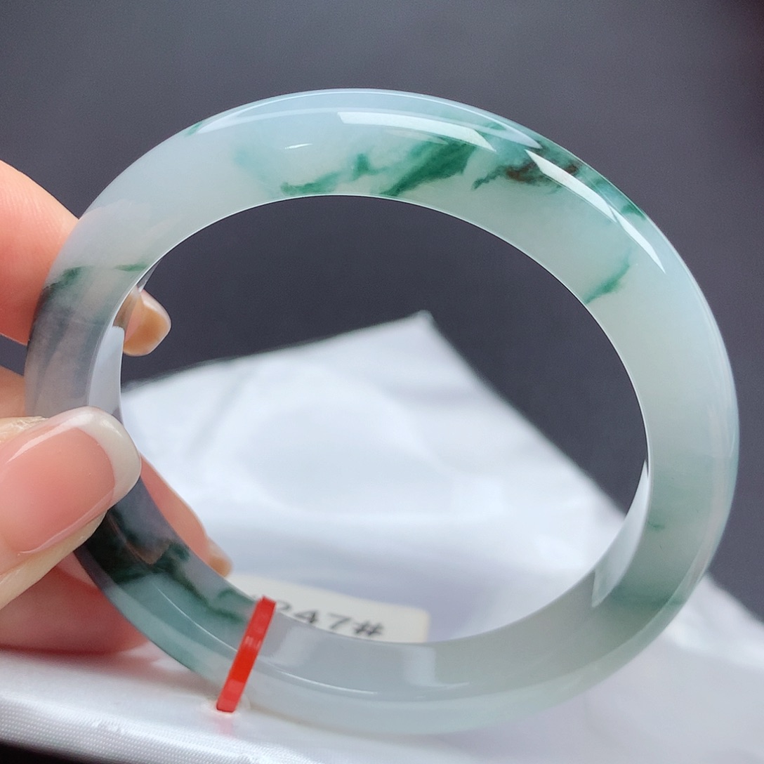 翡翠手镯未镶嵌88n n n n n n n n