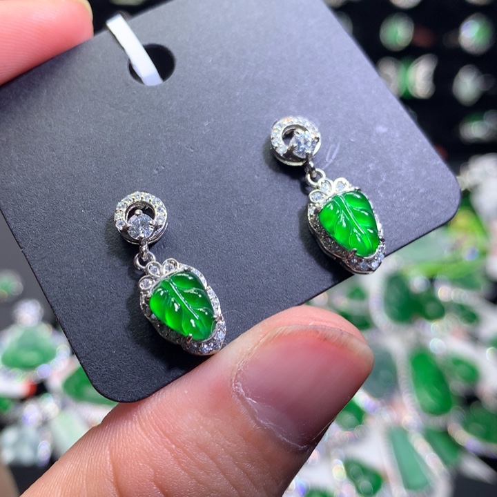 【闪购商品】翡翠颈饰银S925镶嵌叶子