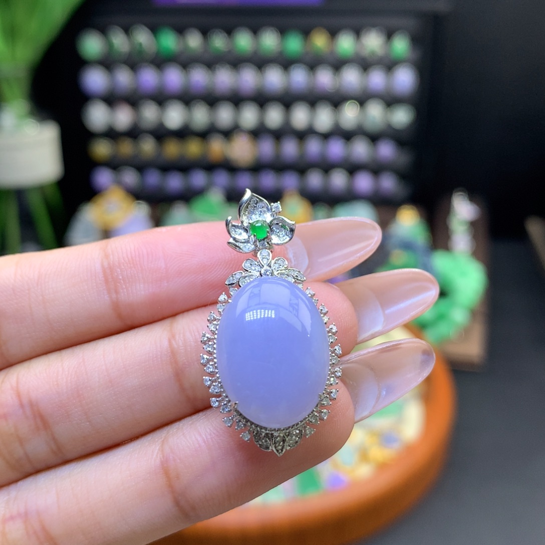 翡翠18K金镶嵌颈饰