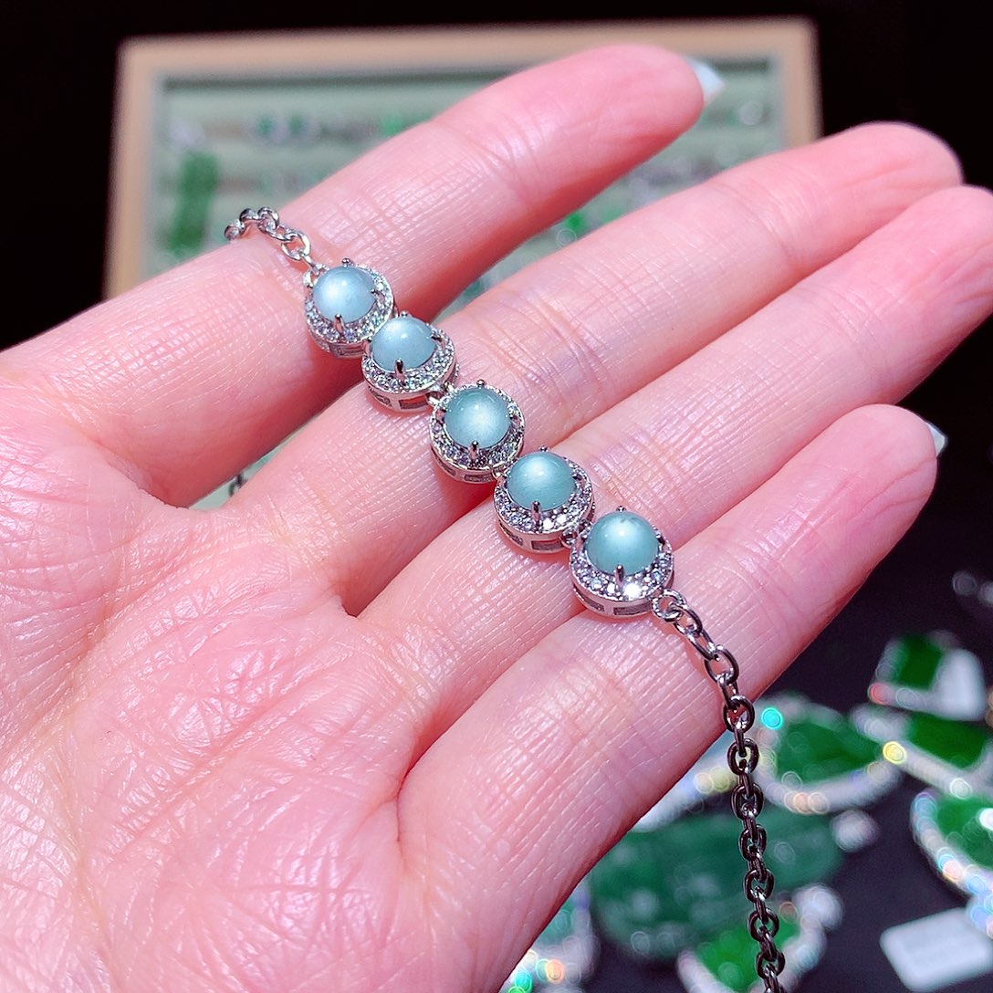 【闪购商品】翡翠吊坠(不含链)未镶嵌