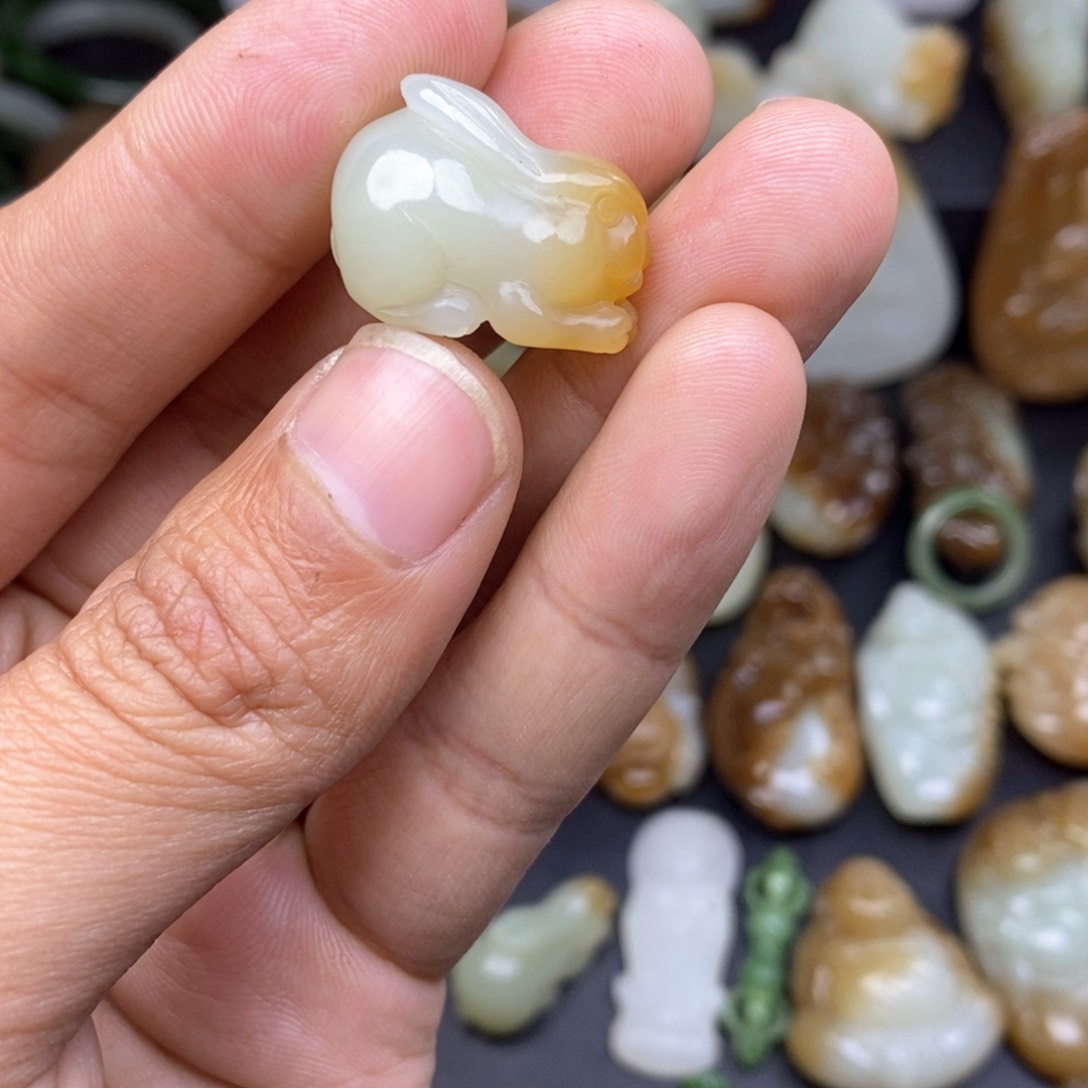 和田玉颈饰未镶嵌菟****˖