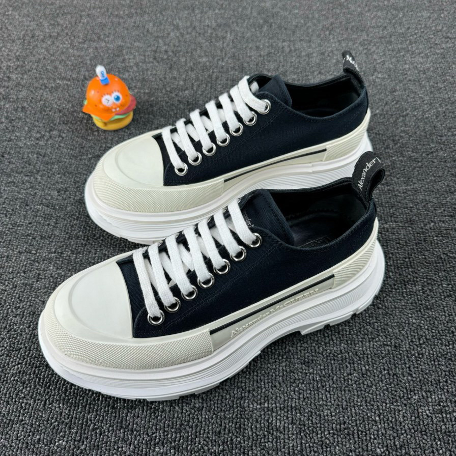 Alexander McQueen麦昆厚底马丁靴 尺码：36.5 HB873