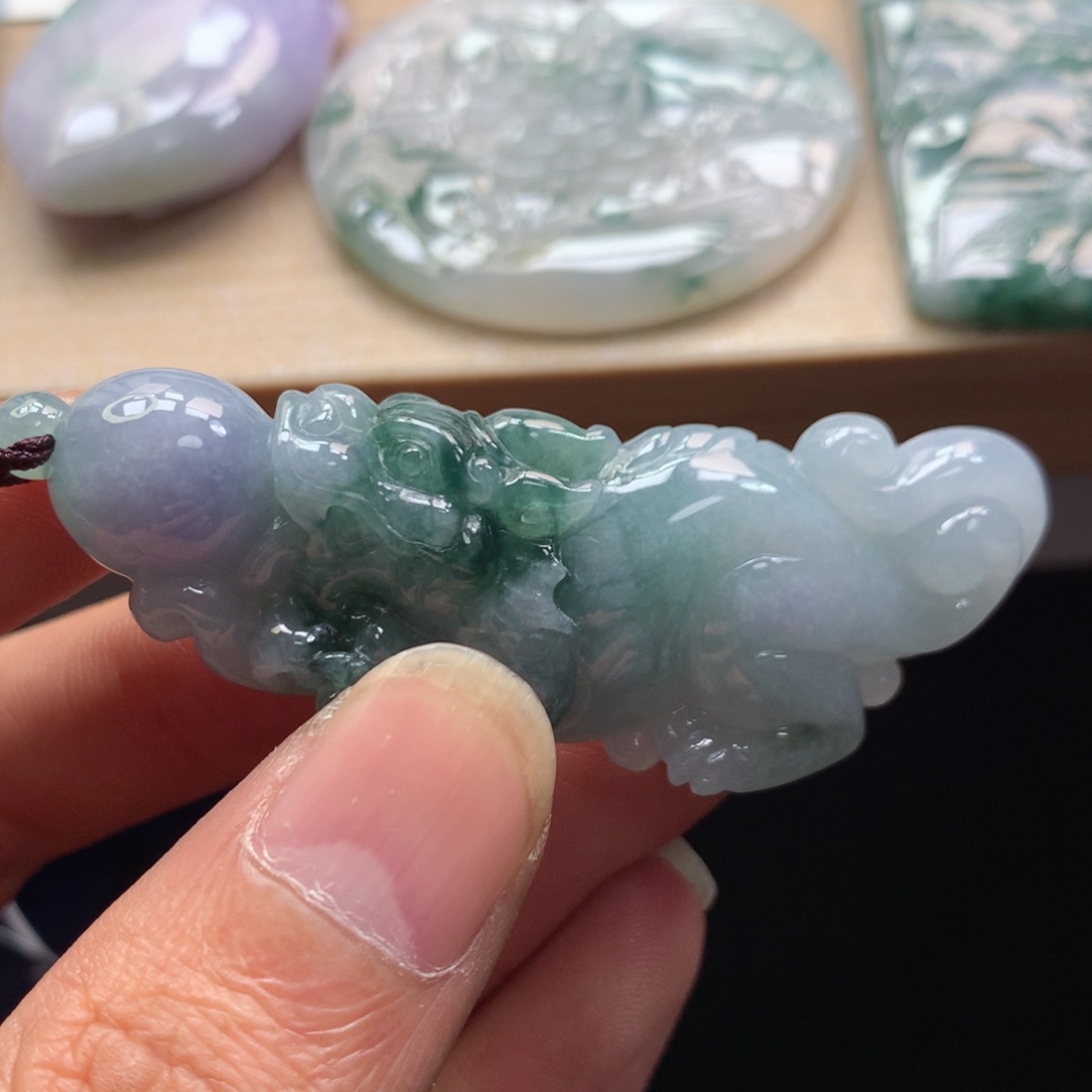 颈饰未镶嵌翡翠吊坠