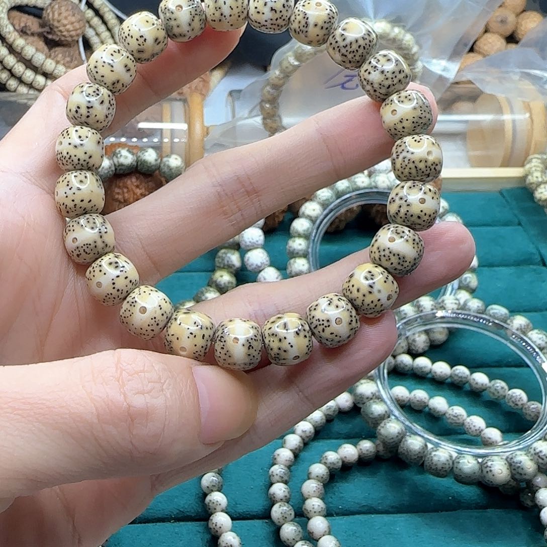 星月菩提手串原生态石玉料同枝果单圈