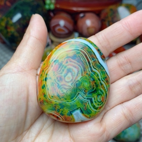 未镶嵌玛瑙/玉髓珠宝奇石中**胜