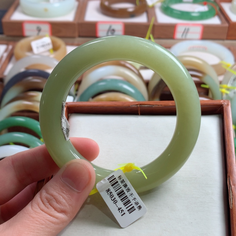 【闪购商品】和田玉手镯未镶嵌55.5