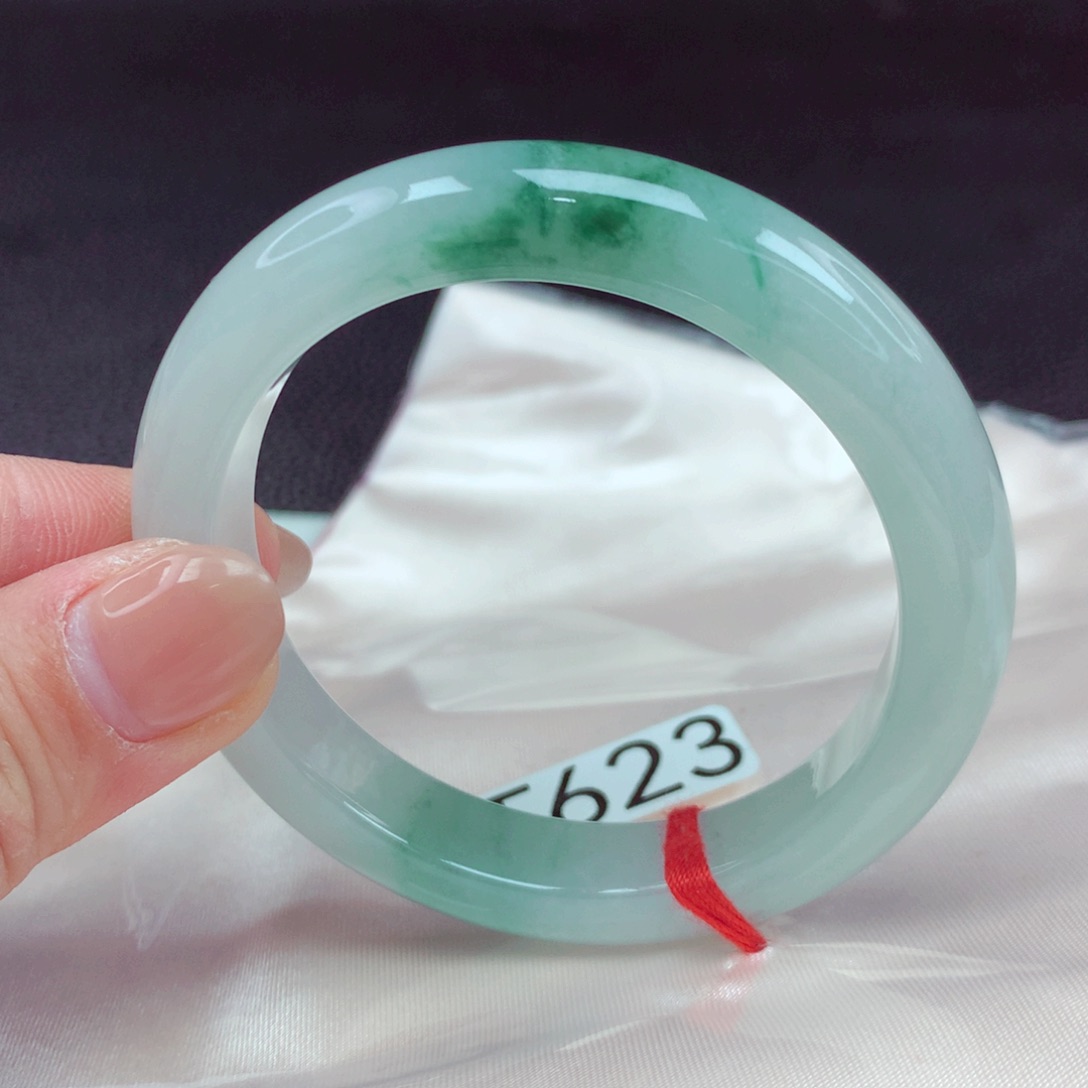 翡翠手镯未镶嵌手镯88