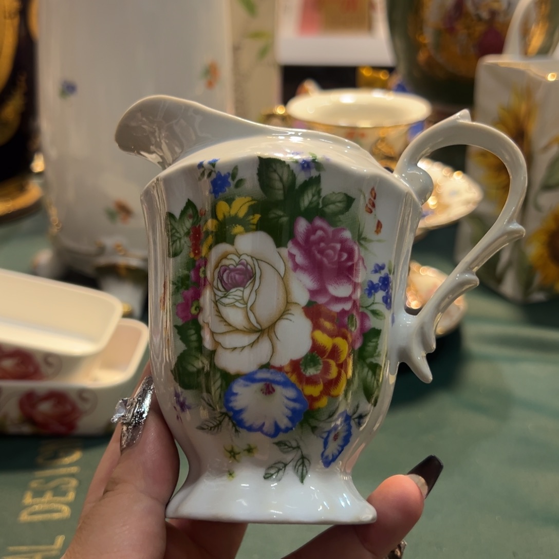 鹿与海陶瓷有限公司