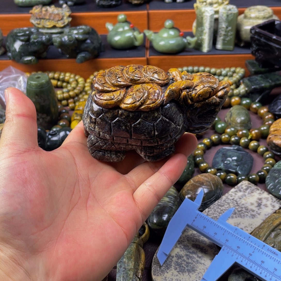 【闪购商品】未镶嵌岫岩河磨玉（透闪石质玉）挂件