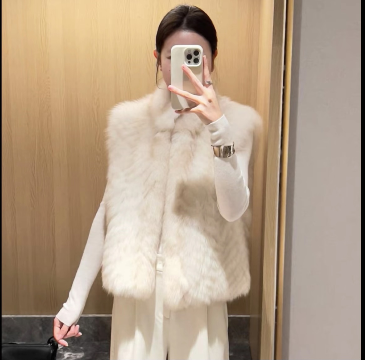 朦胧月光复古立领 精致V字车条狐狸毛背毛皮草马甲外套