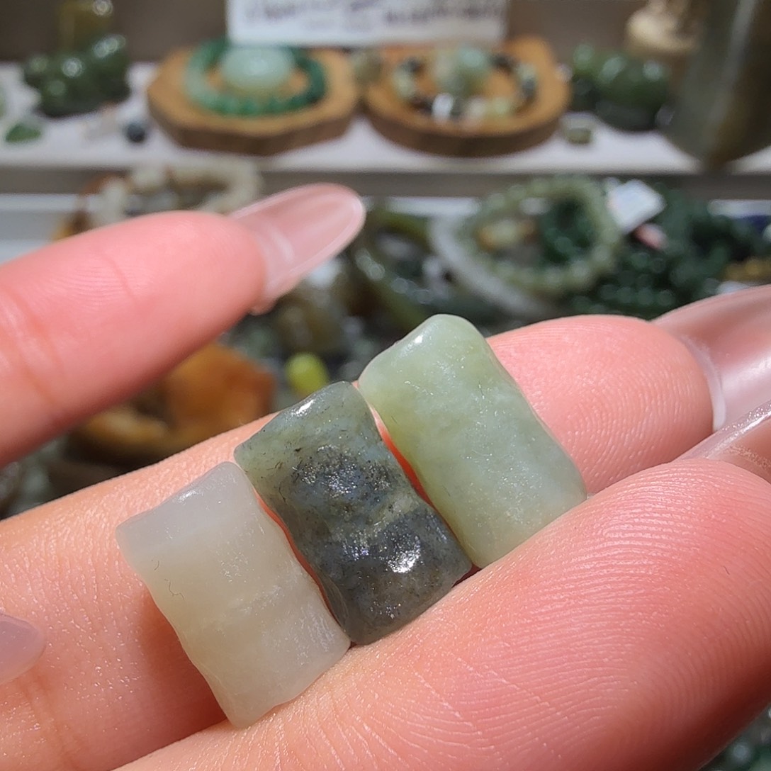 和田玉未镶嵌珠宝奇石