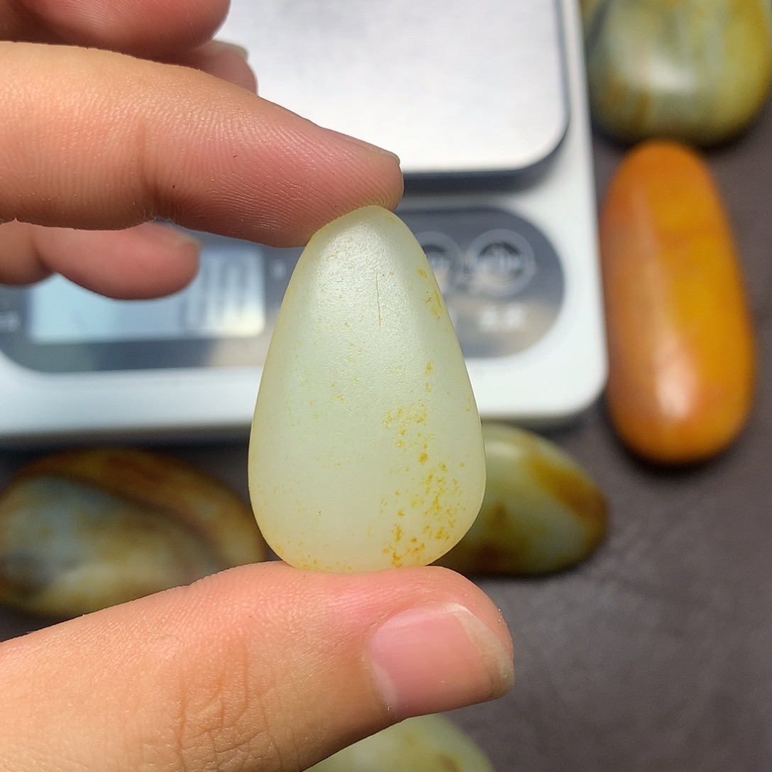 和田玉（糖玉）未镶嵌挂件