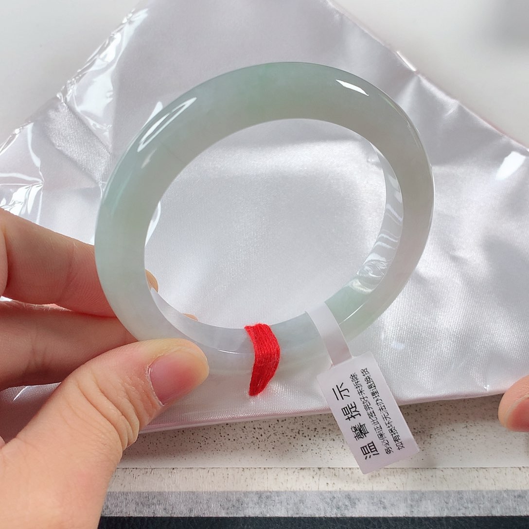 翡翠手镯未镶嵌①④⑤