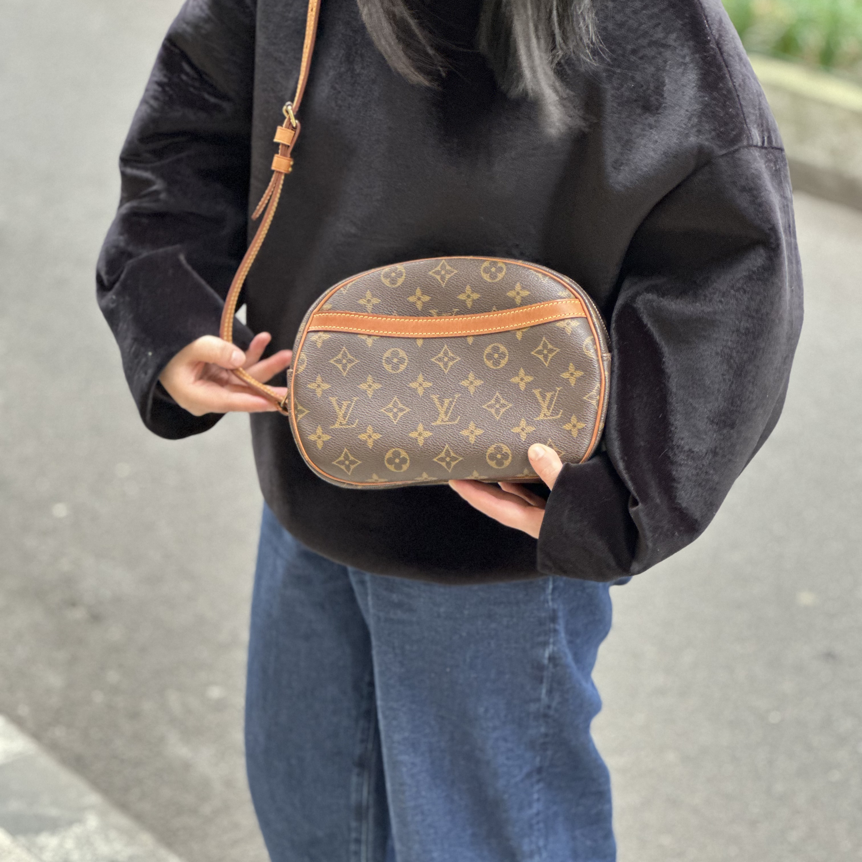 95新 LouisVuitton/路易威登 Lv老花苹果邮差斜挎包