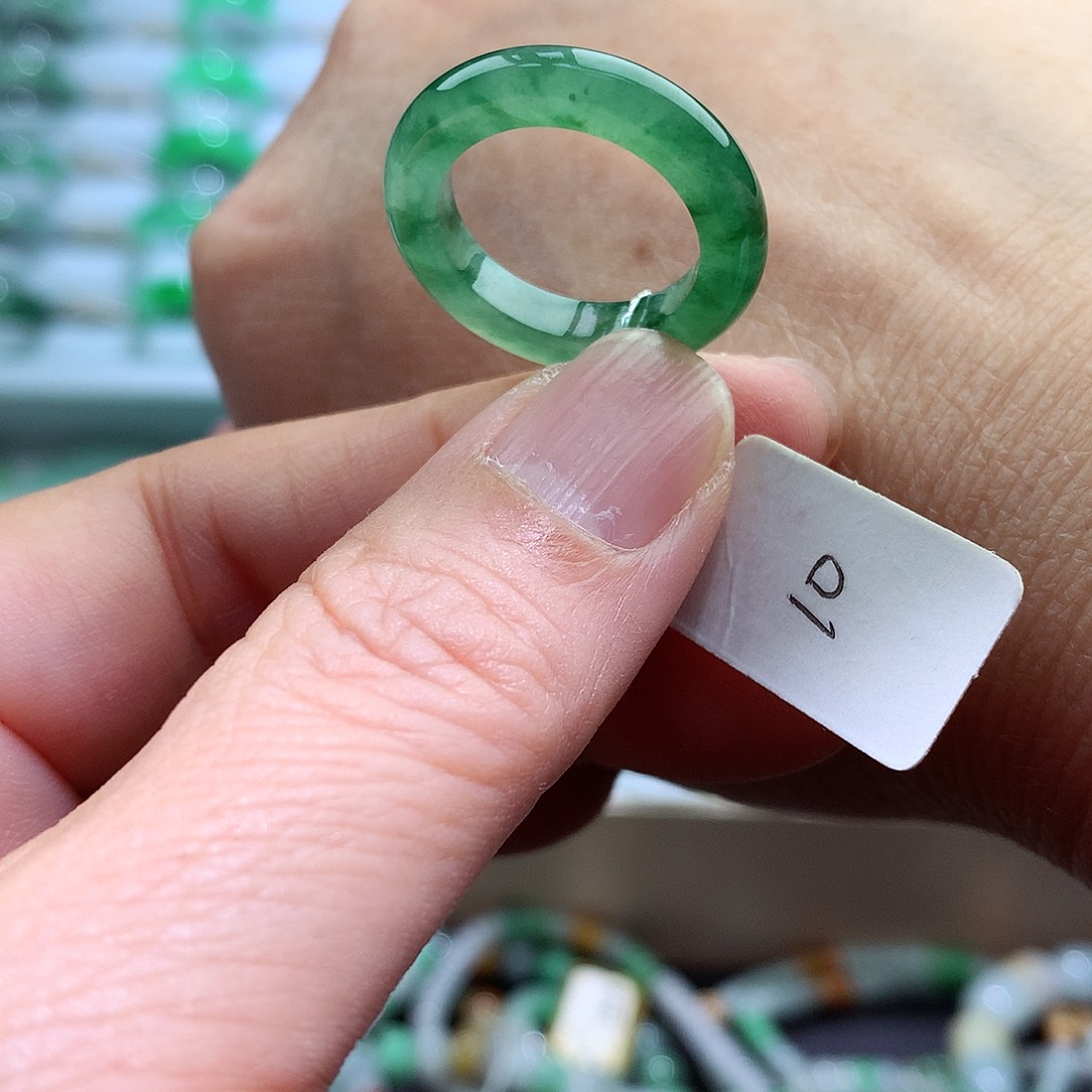 未镶嵌戒指翡翠跑***跑10号