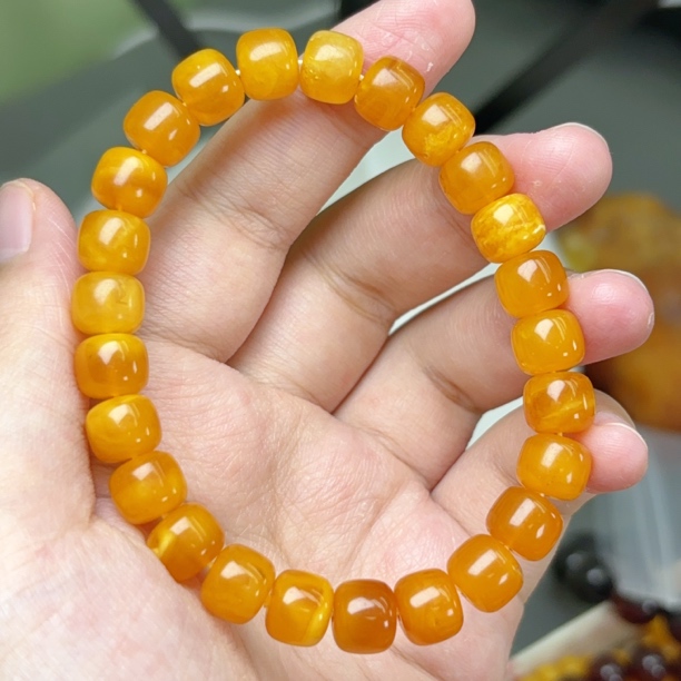 蜜糖色白花8➕瑕疵蜜蜡老型手串（747号）