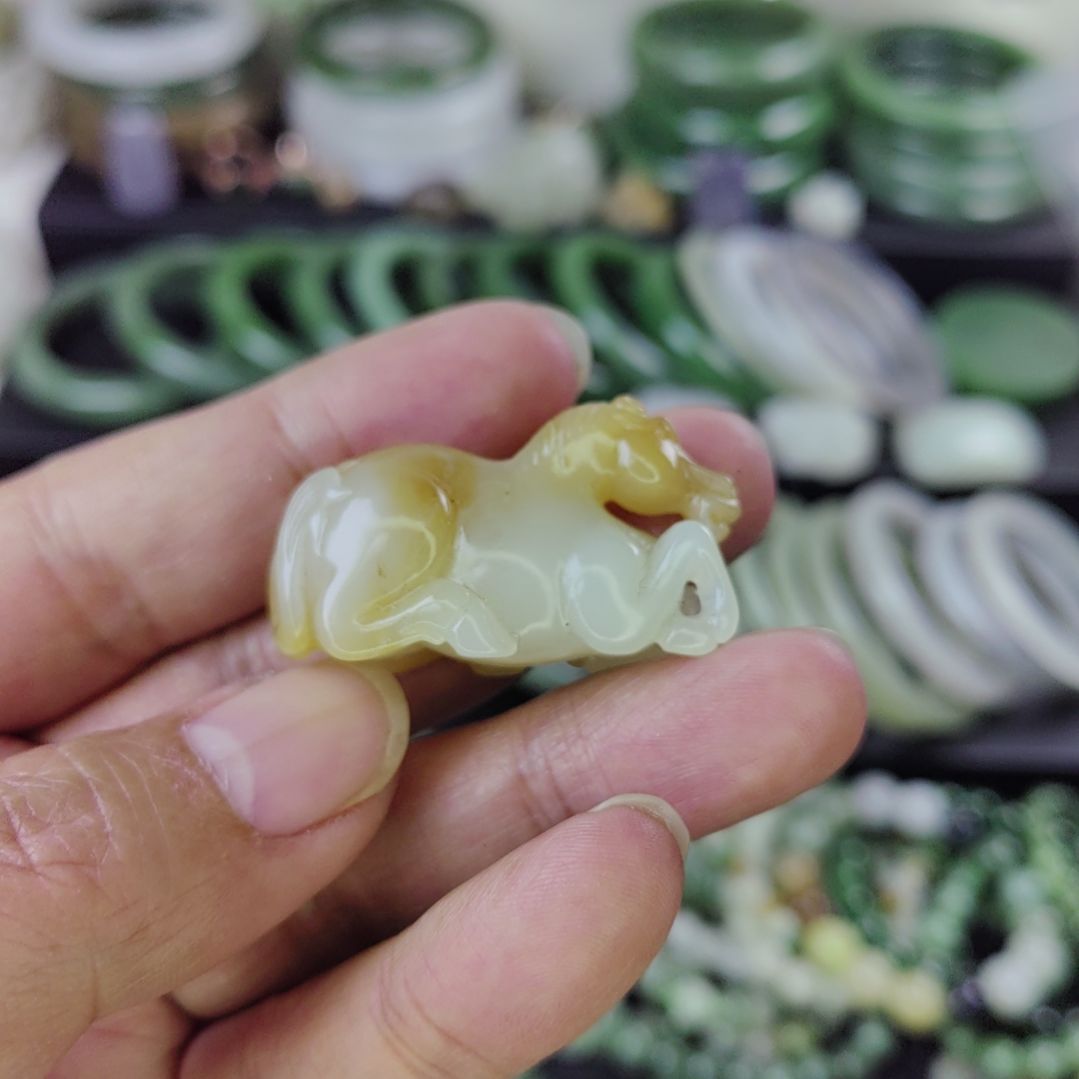 和田玉颈饰未镶嵌