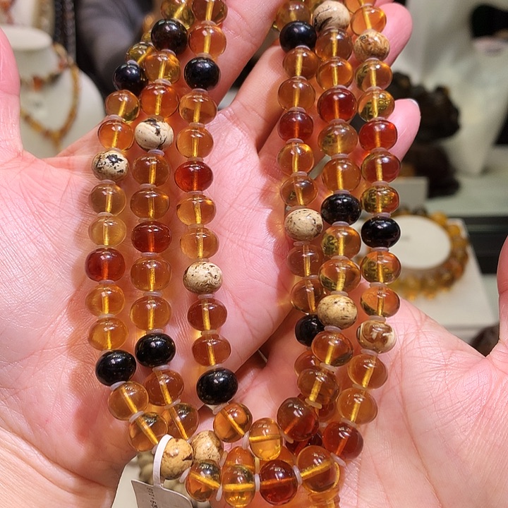 琥珀裸石未镶嵌一级多宝