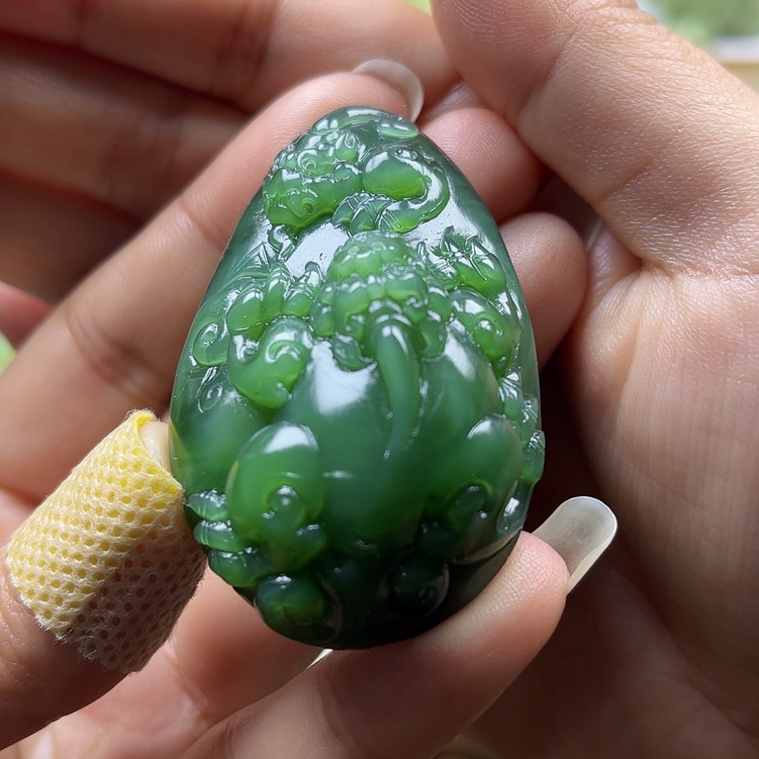 和田玉吊坠未镶嵌