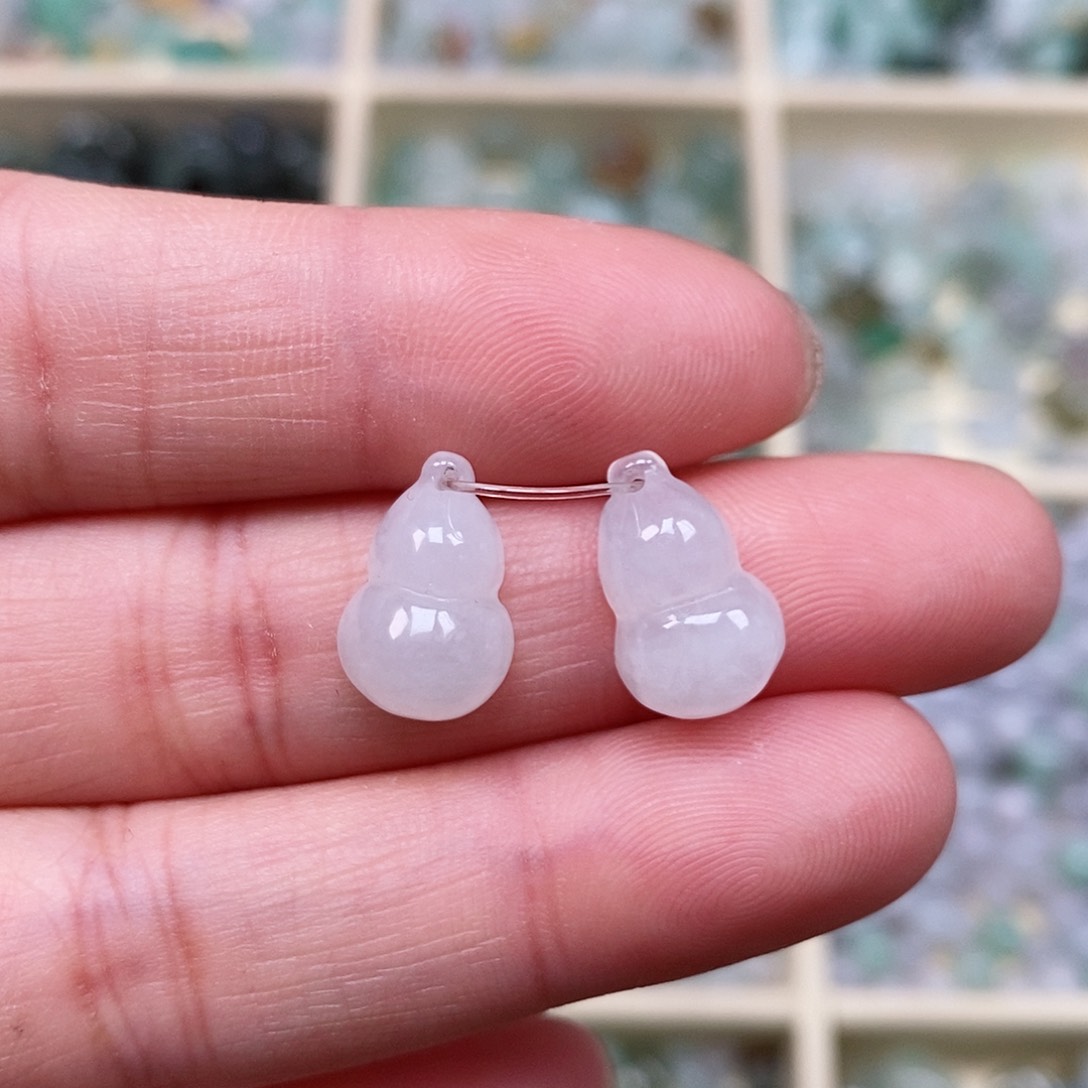 翡翠未镶嵌颈饰随机