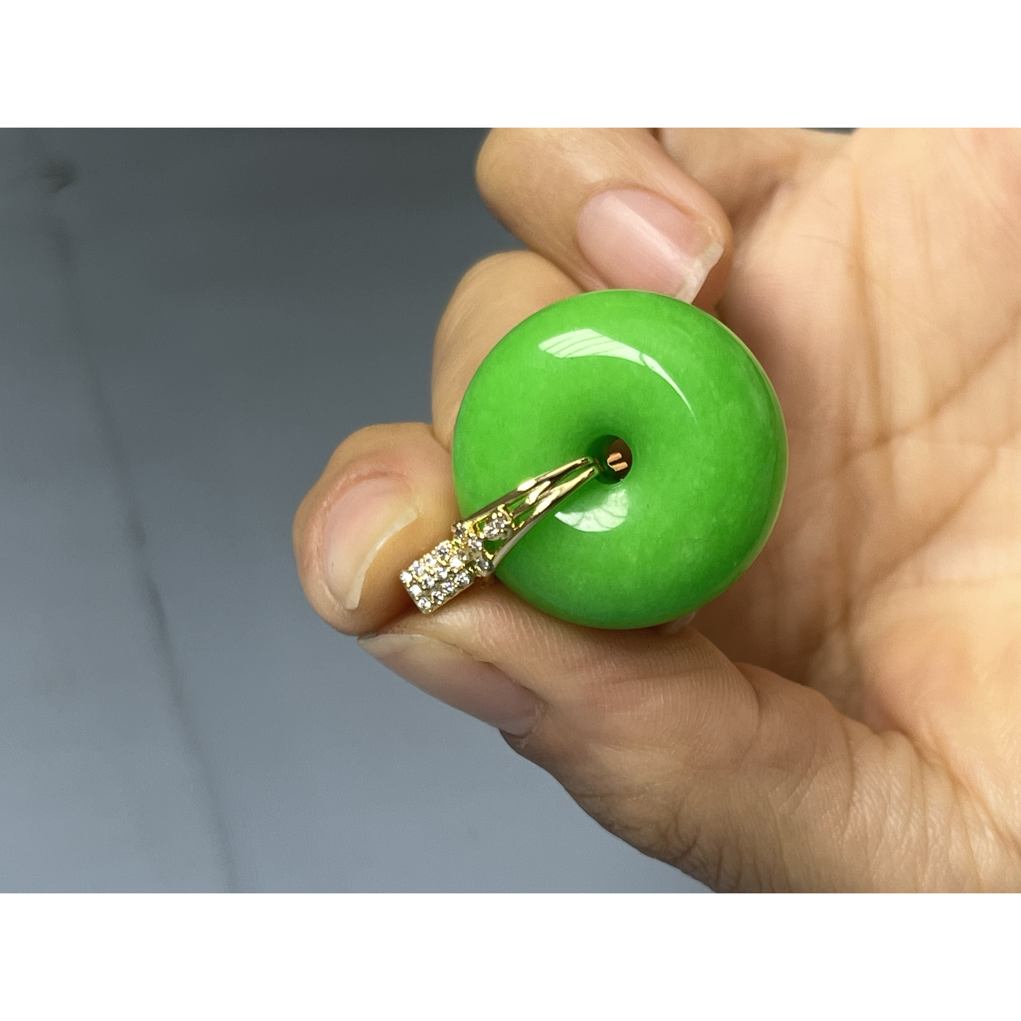 翡翠阳绿14k满钻平安扣吊坠