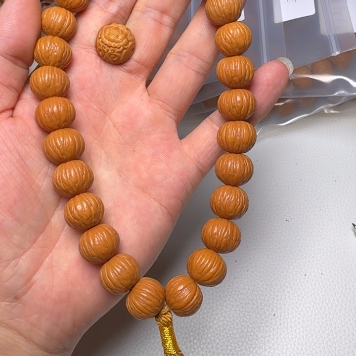 猴头核桃吊坠土豪手持